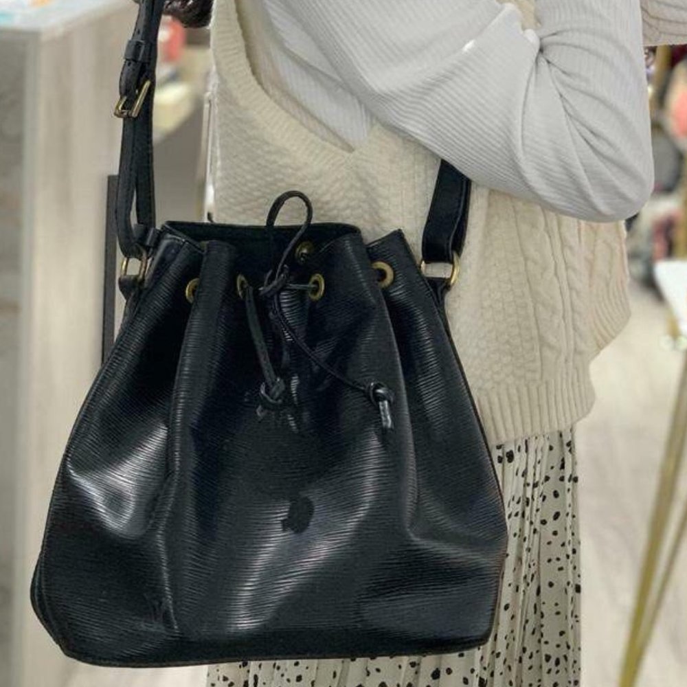 💎✨Authentic✨💎 Louis Vuitton Petit Noe Black